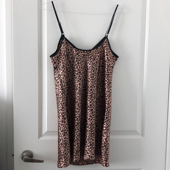 Mercer & Madison Cheetah Print Slip - Picture 3 of 4